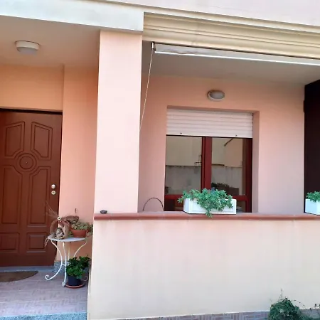 Comfortable In With Balcony And Garden 50 M² Appartamento